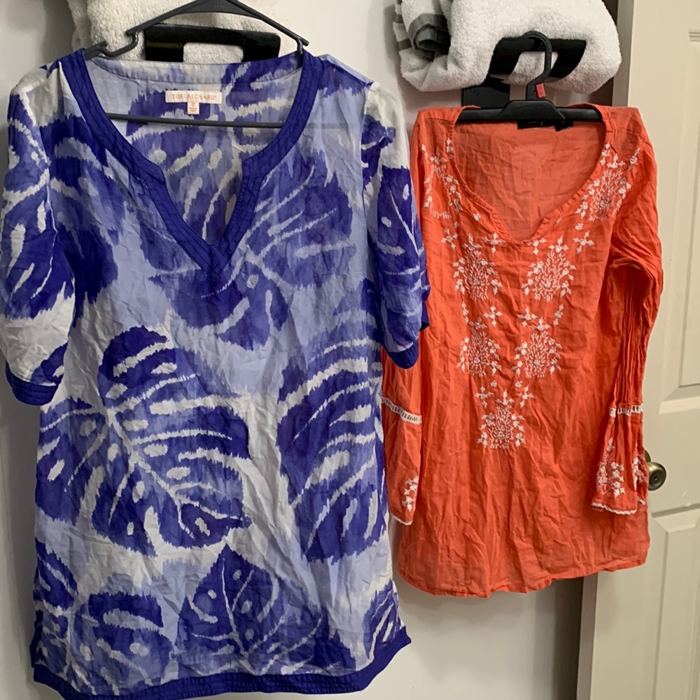 Two tunics M/L